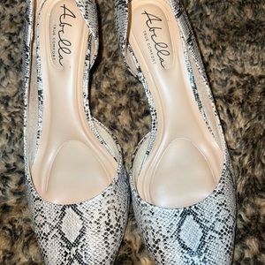 Abella pumps - mint condition- size 9.5